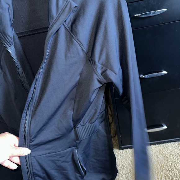 Fabletics Medium Black Women’s workout Black Sporty Jacket - Picture 4 of 10